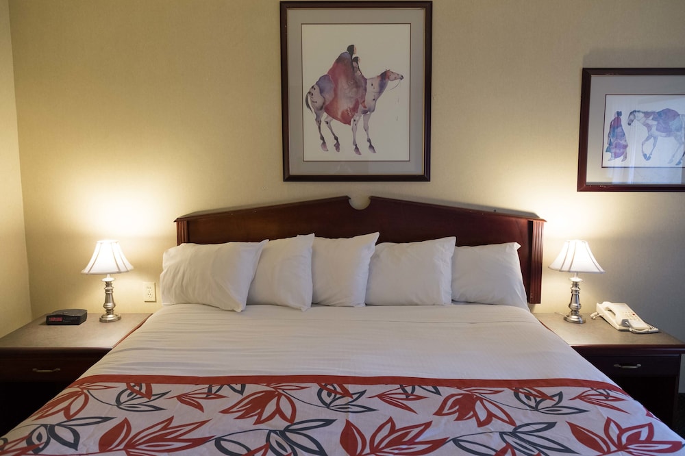 Anchor Inn And Suites 8/34