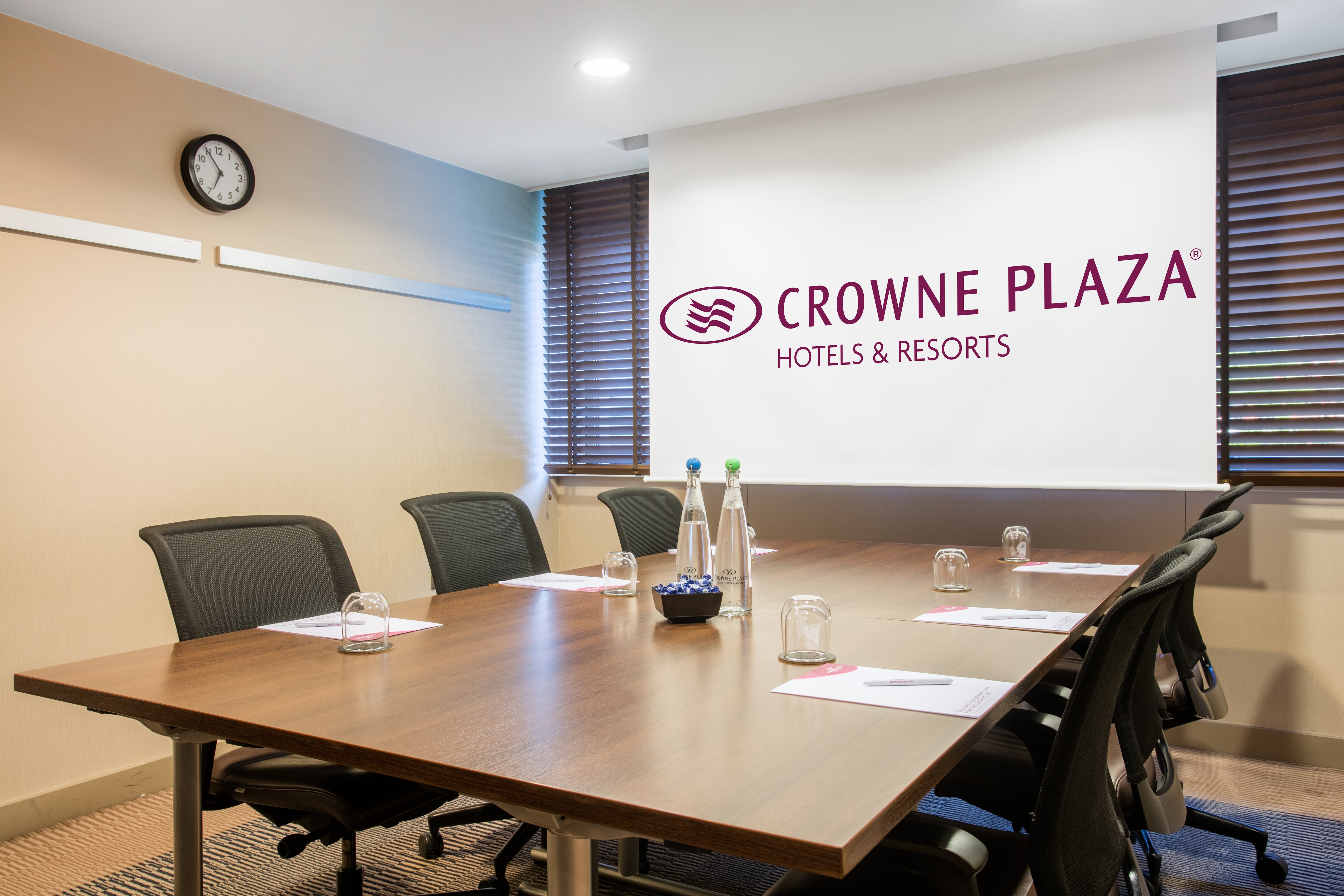 Crowne Plaza Manchester Airport 42/50