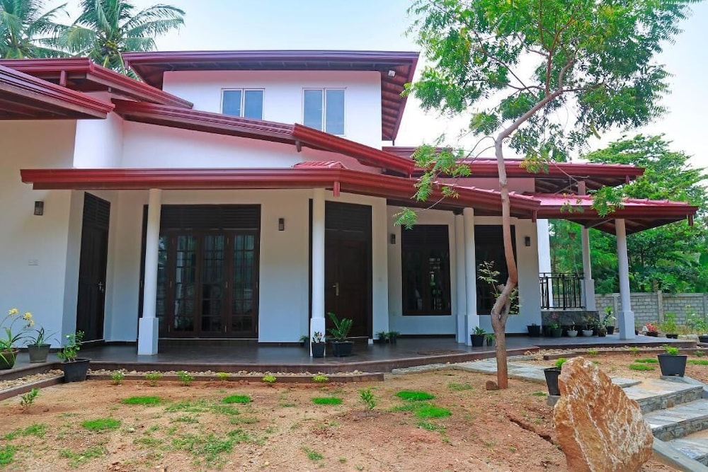 Leisure Villa 2/49