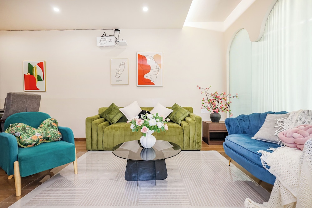 Baihong Riverview Drone Show Apartment 31/50