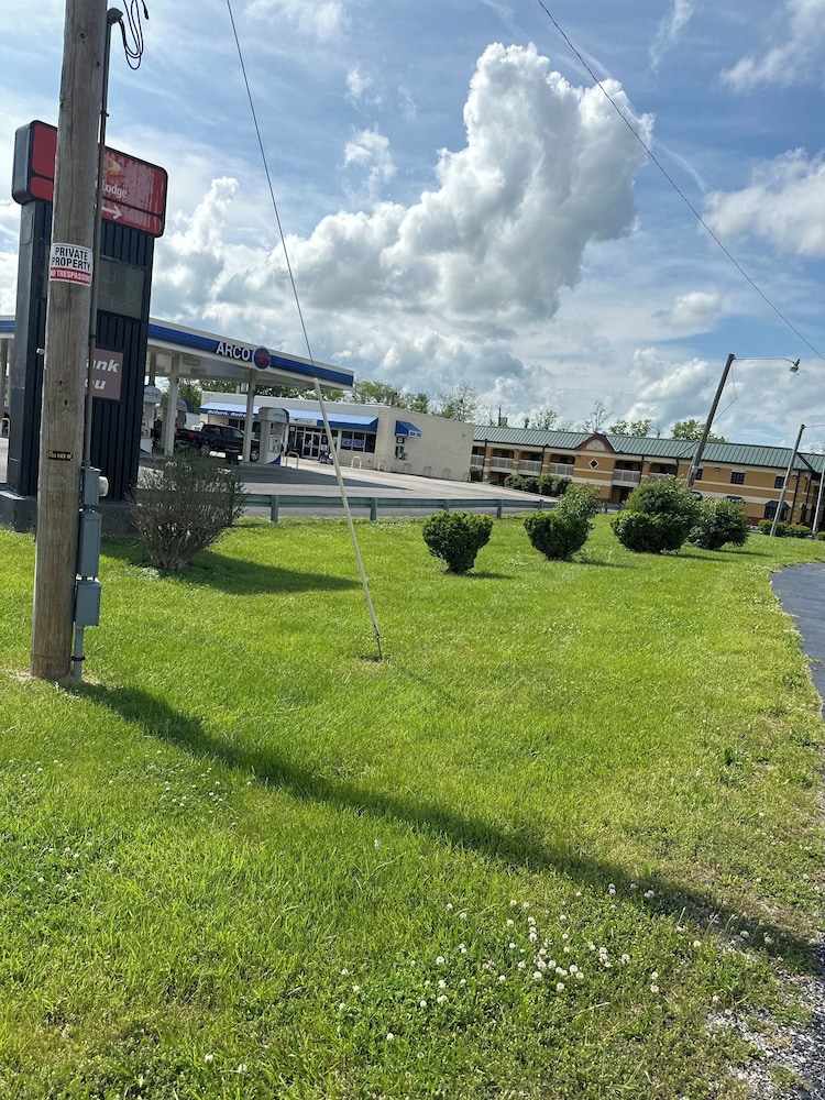 Econo Lodge Berea 34/37