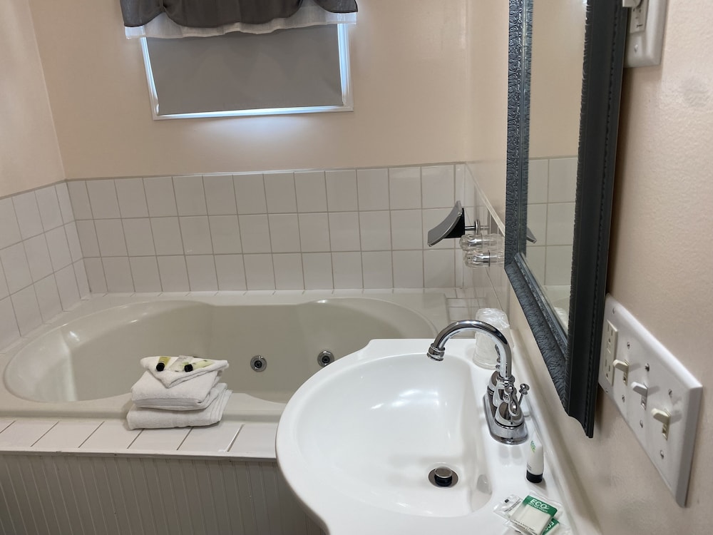 The Taber Inne Suites 51/55