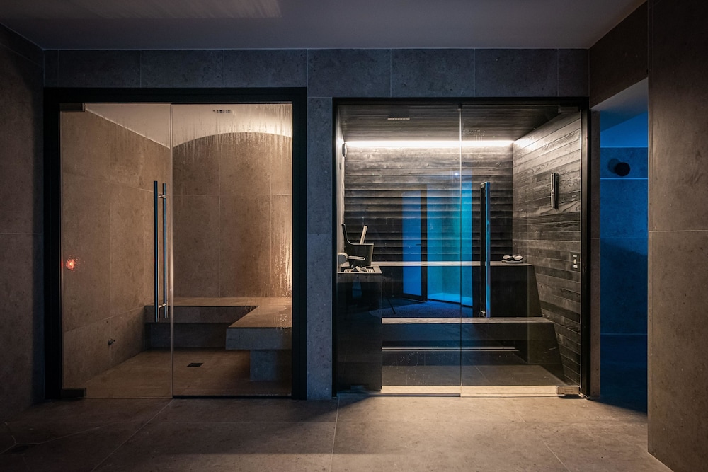 Noble Hotel Suites 21/50