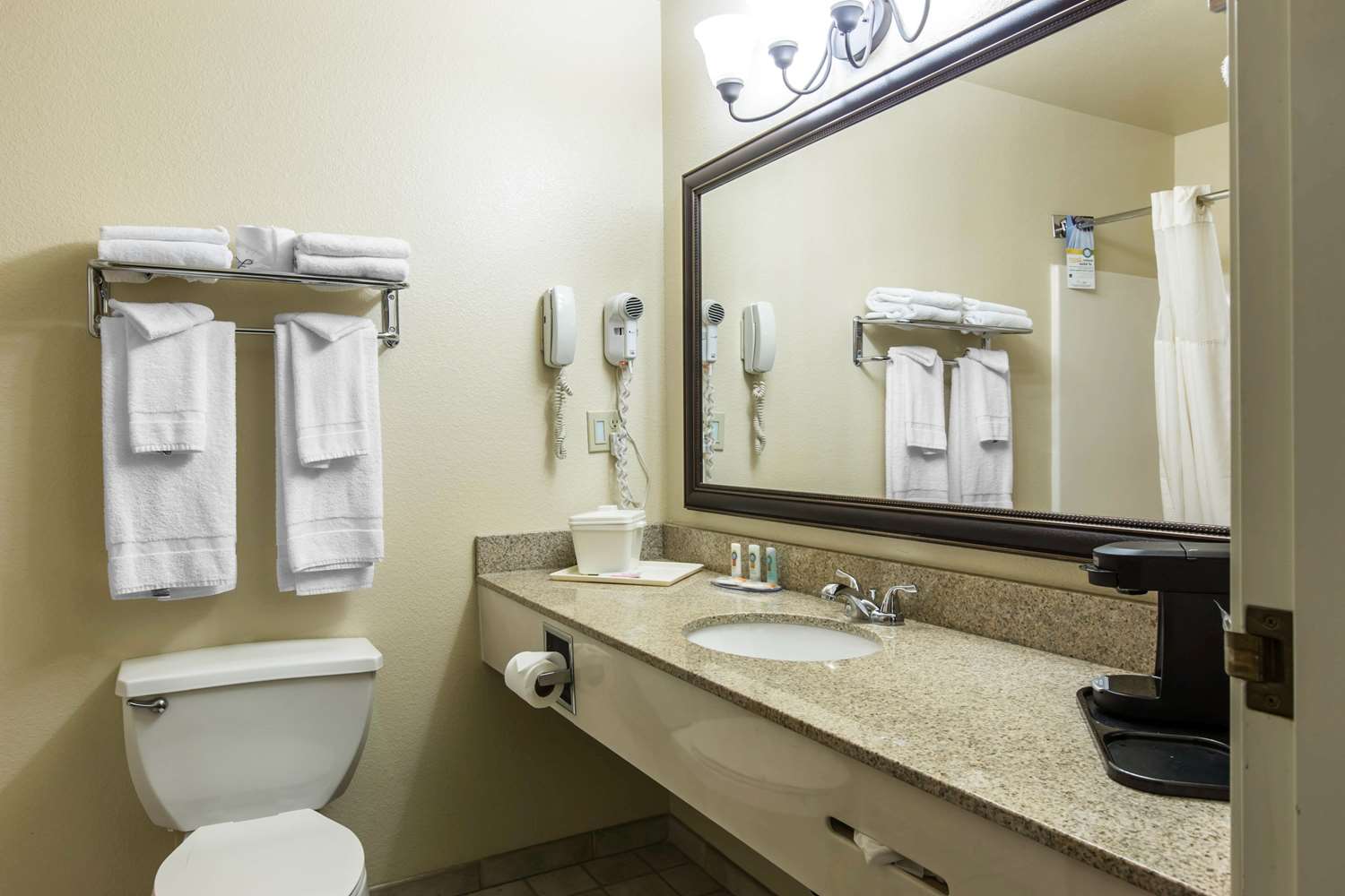 Quality Inn & Suites Silverthorne - Copper Mountain 21/21