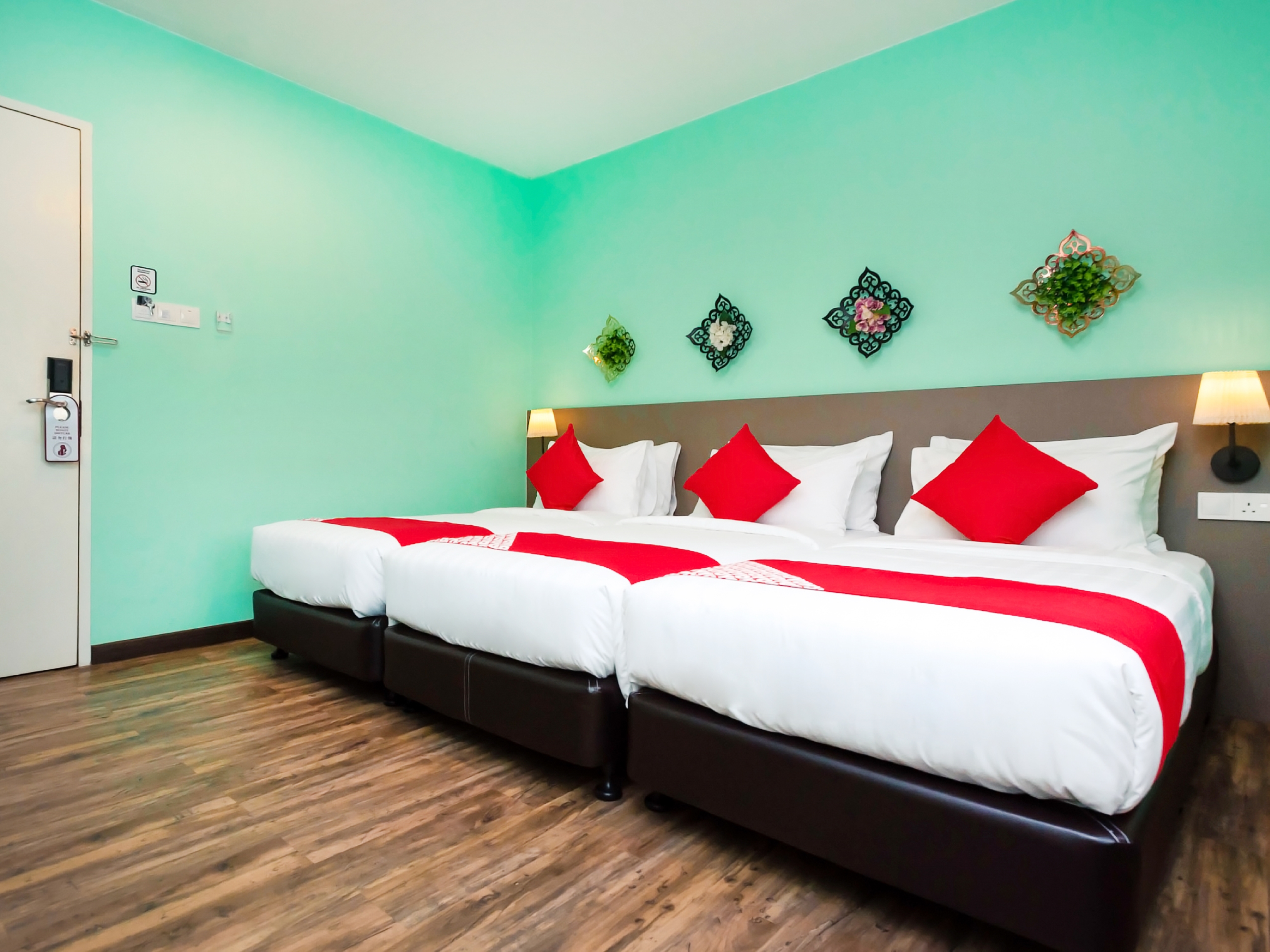 Dk Hotel 25/40