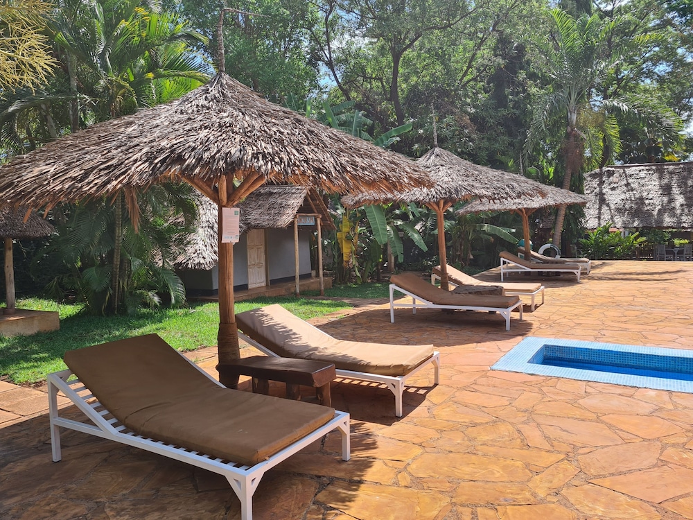 Honey Badger Lodge 19/28