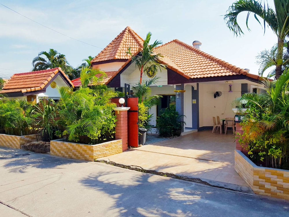 Baan Kanittha - 6 Bedrooms Gt Pool Villa 19/20