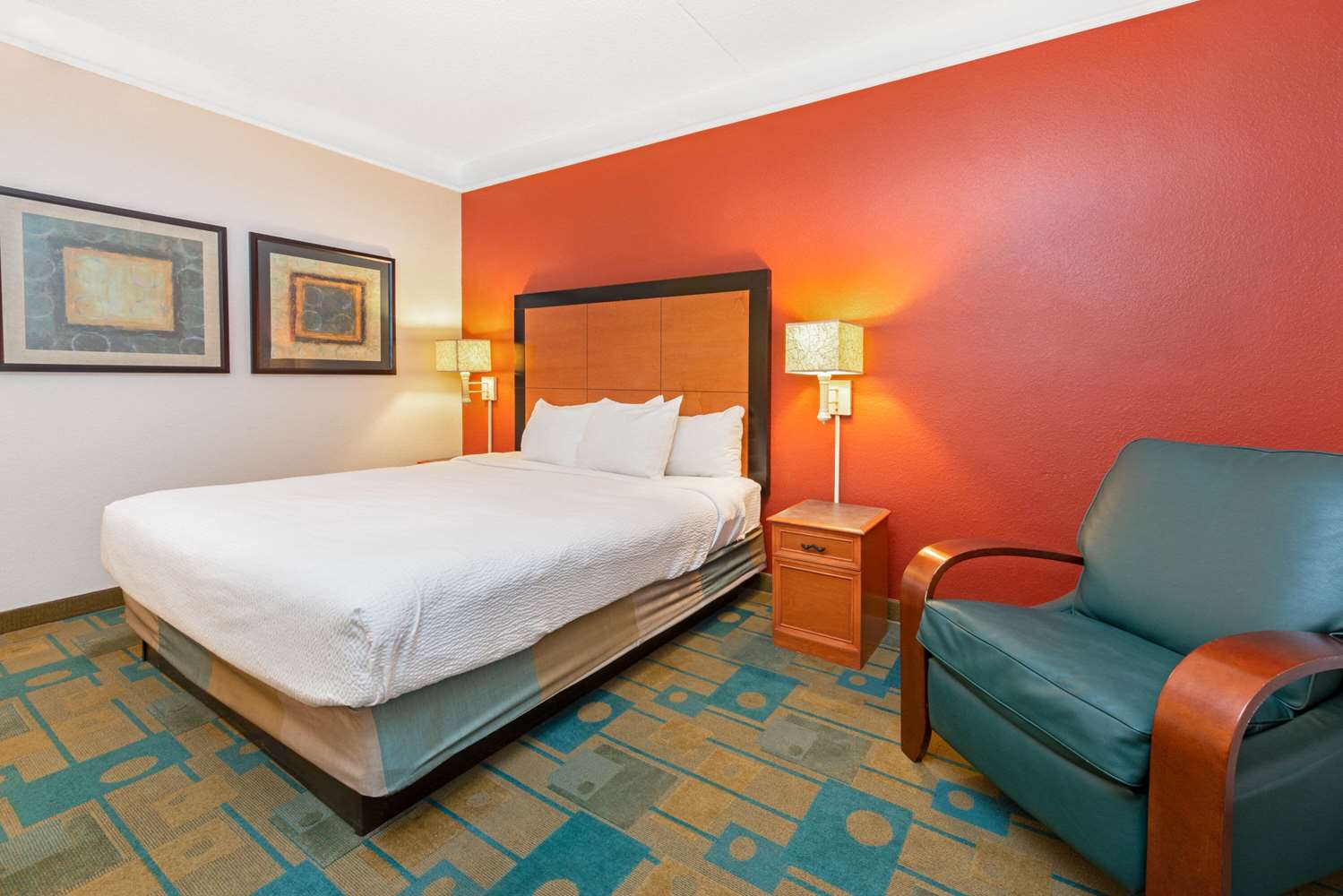 La Quinta Inn & Suites by Wyndham USF (Near Busch Gardens) 16/54