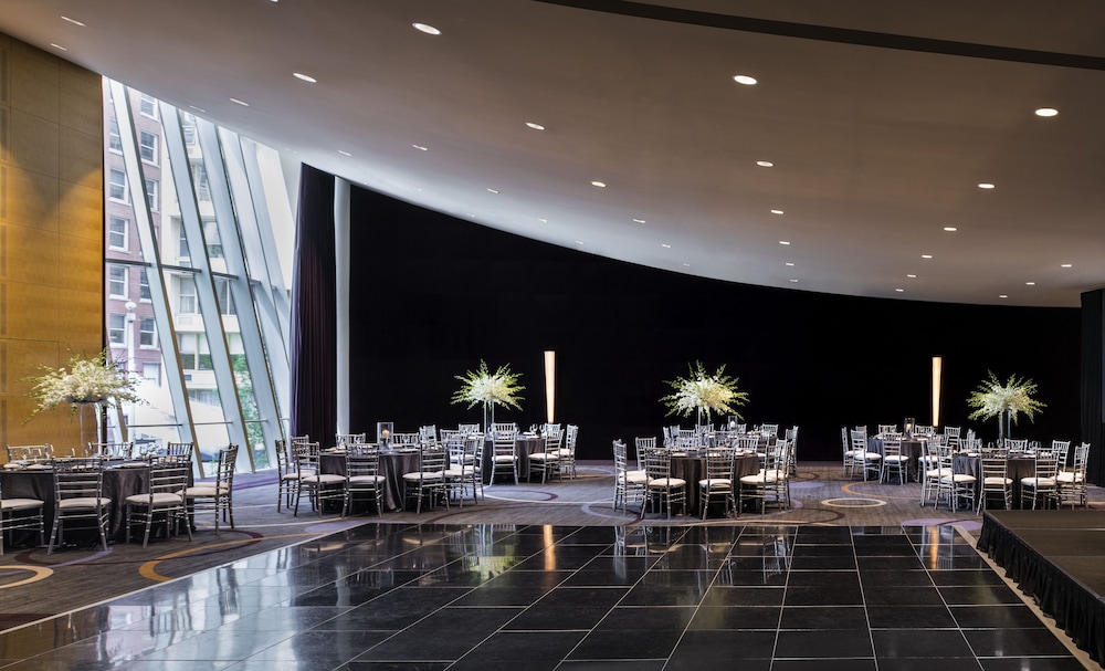 Sofitel Chicago Magnificent Mile 19/50
