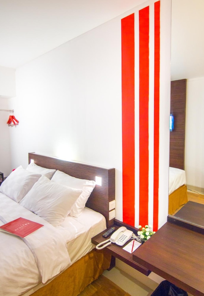 Redstar Hotel 8/39