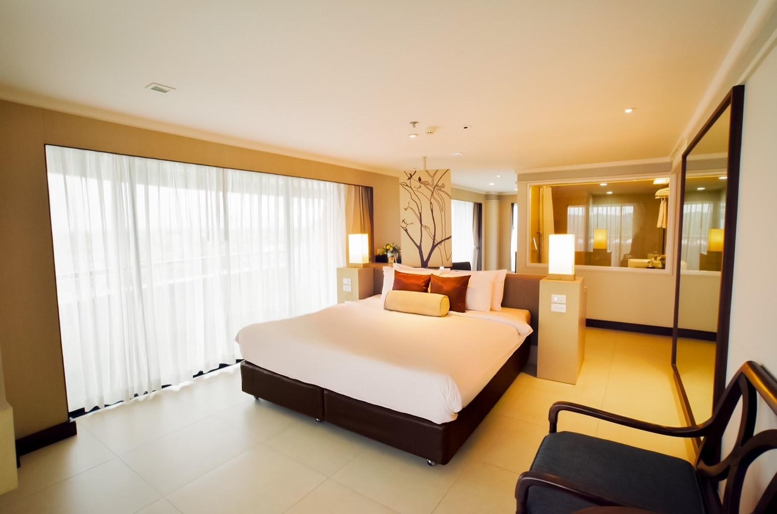 Corner Deluxe Room