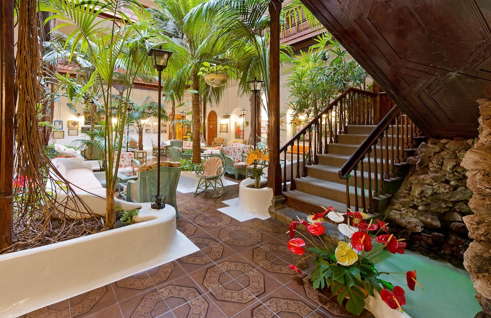 Monopol Hotel Tenerife 36/53