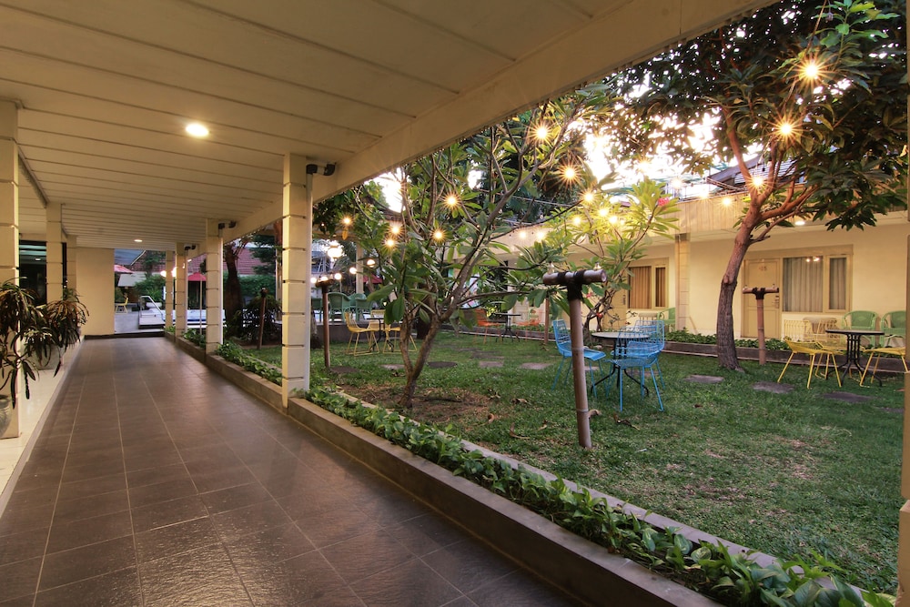Grand Rosela Yogyakarta Hotel 71/74