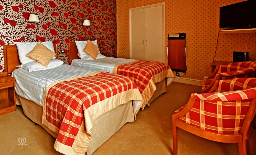 Classic, Twin Beds