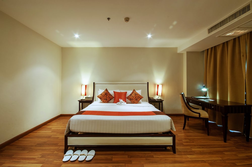 The Bless Hotel And Residence 29/80