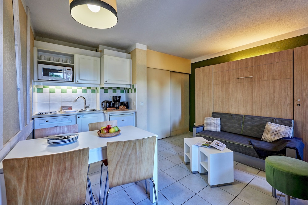 PIERRE AND VACANCES RESIDENCE LES EMBRUNS(FORMERLY RESIDENCE LES EMBRUNS) 24/49