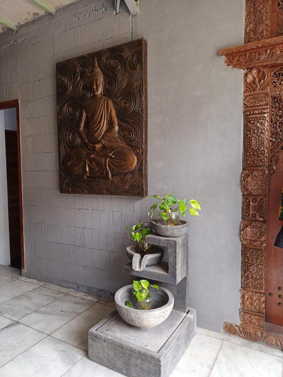 OYO 4016 Tan Jokteng Guest House 8/51