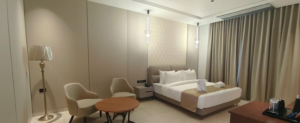 Junior Suite, Studio