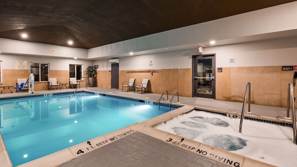 Best Western Plus New Cumberland Inn & Suites 2/35