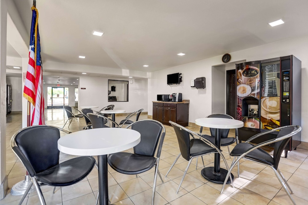 Americas Best Value Inn Apache Junction 48/56