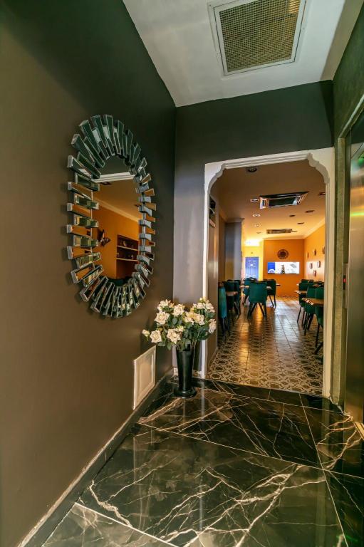 SOLO HOTEL 10/49