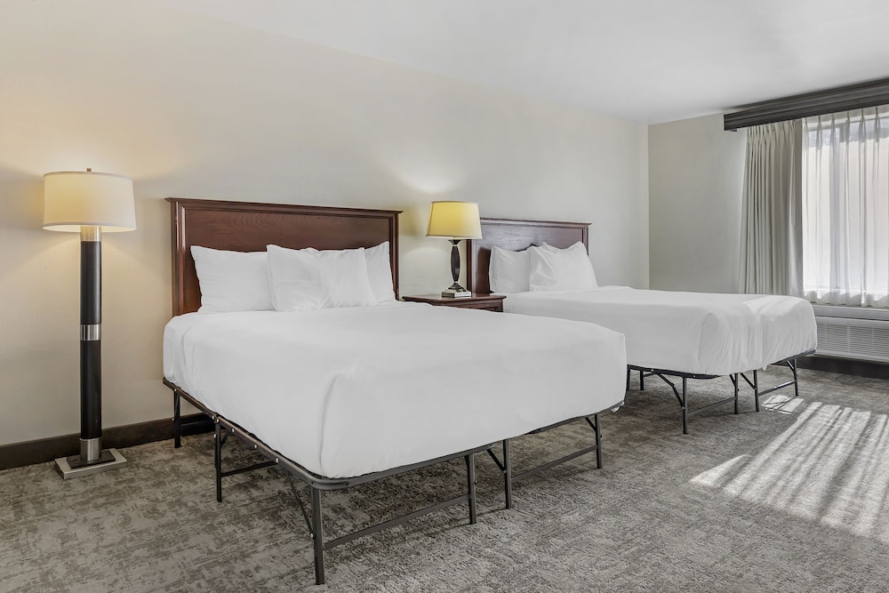 Seaport Inn and Suites 13/38