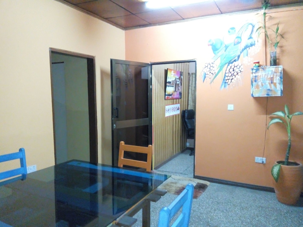 Feehi's Place Hostel 4/38