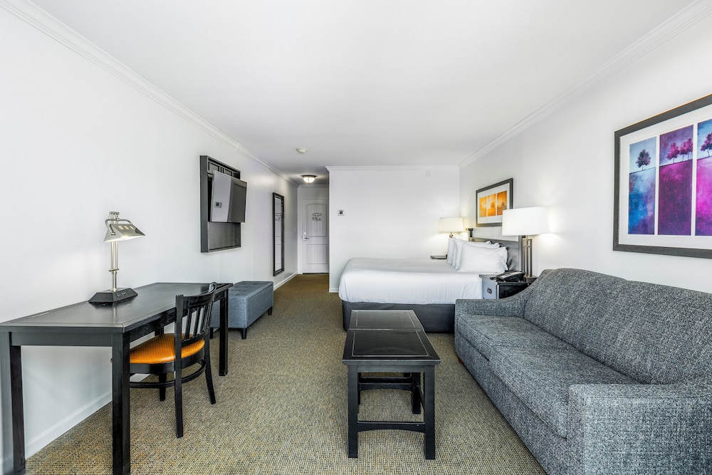The Ridge Hotel 40/64