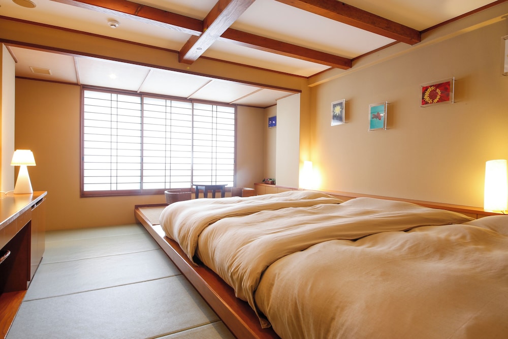 JAPANESE, TRIPLE, PRIVATE BATHROOM