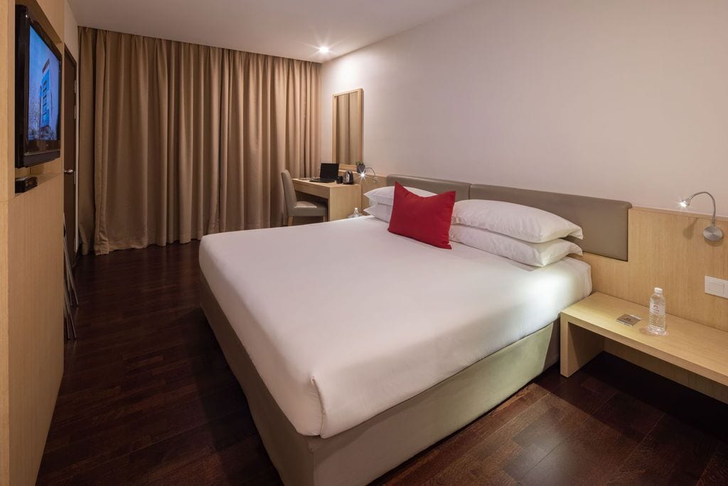 SUPERIOR, KING BED