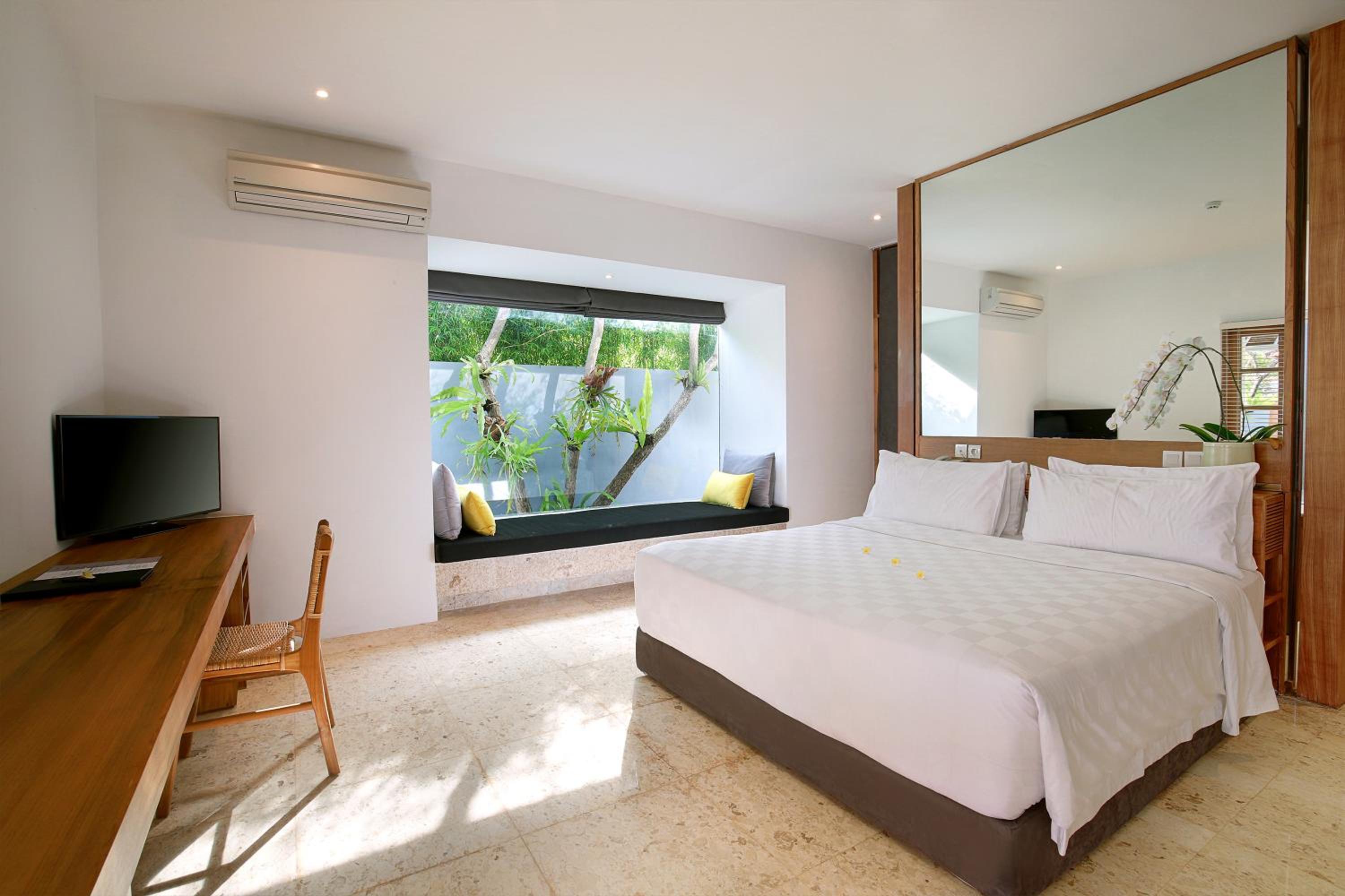 2 Bedrooms, Pool, Villa