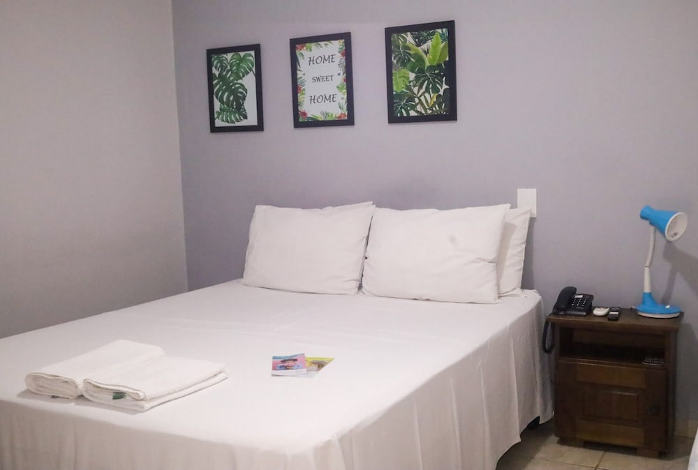 Shellter Hotel 12/50