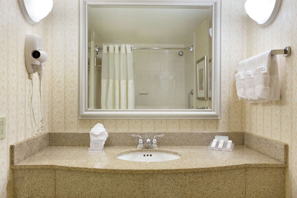 HILTON GARDEN INN FAIRFAX 6/61