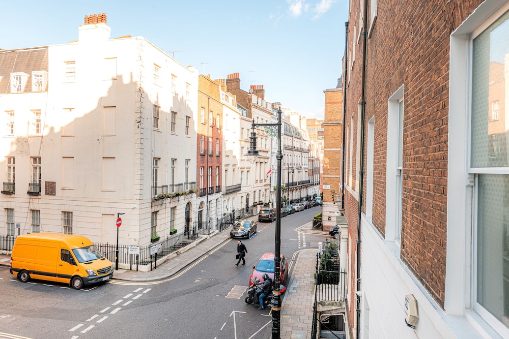 20 Hertford Street 43/50