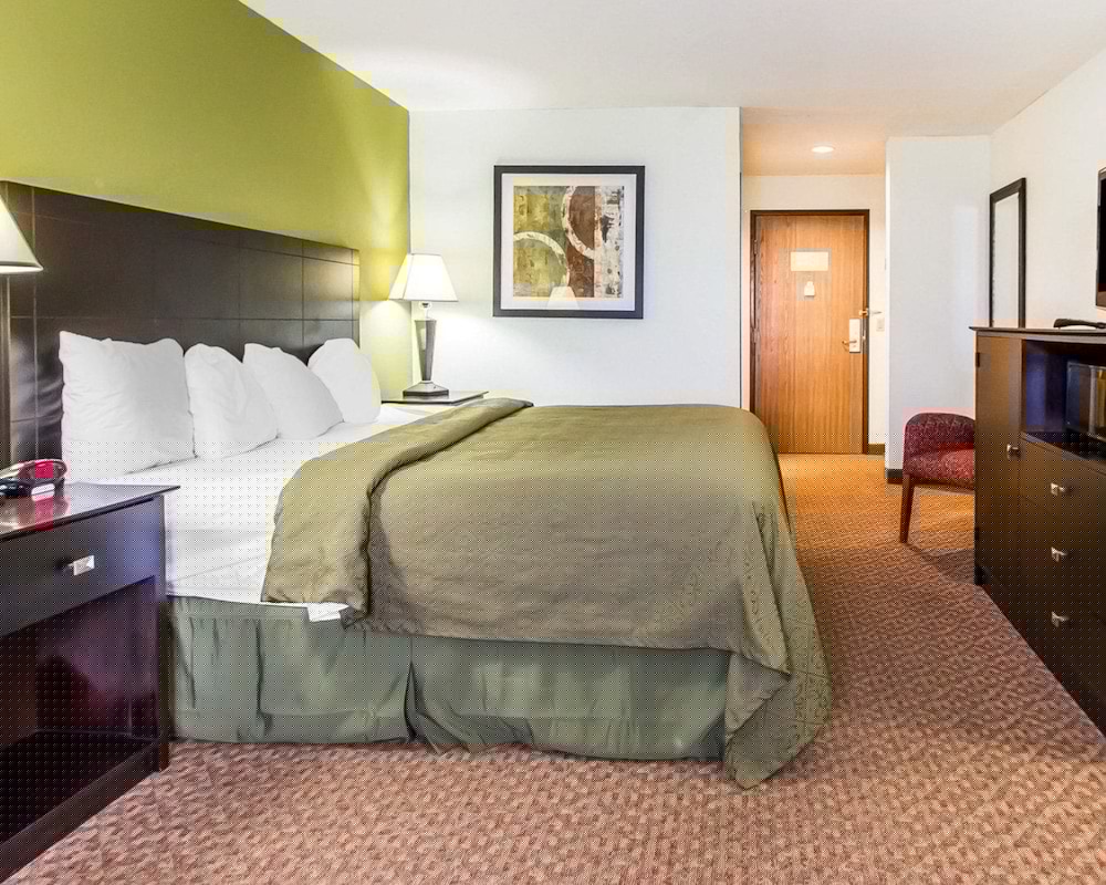 Quality Inn Pontiac 22/52