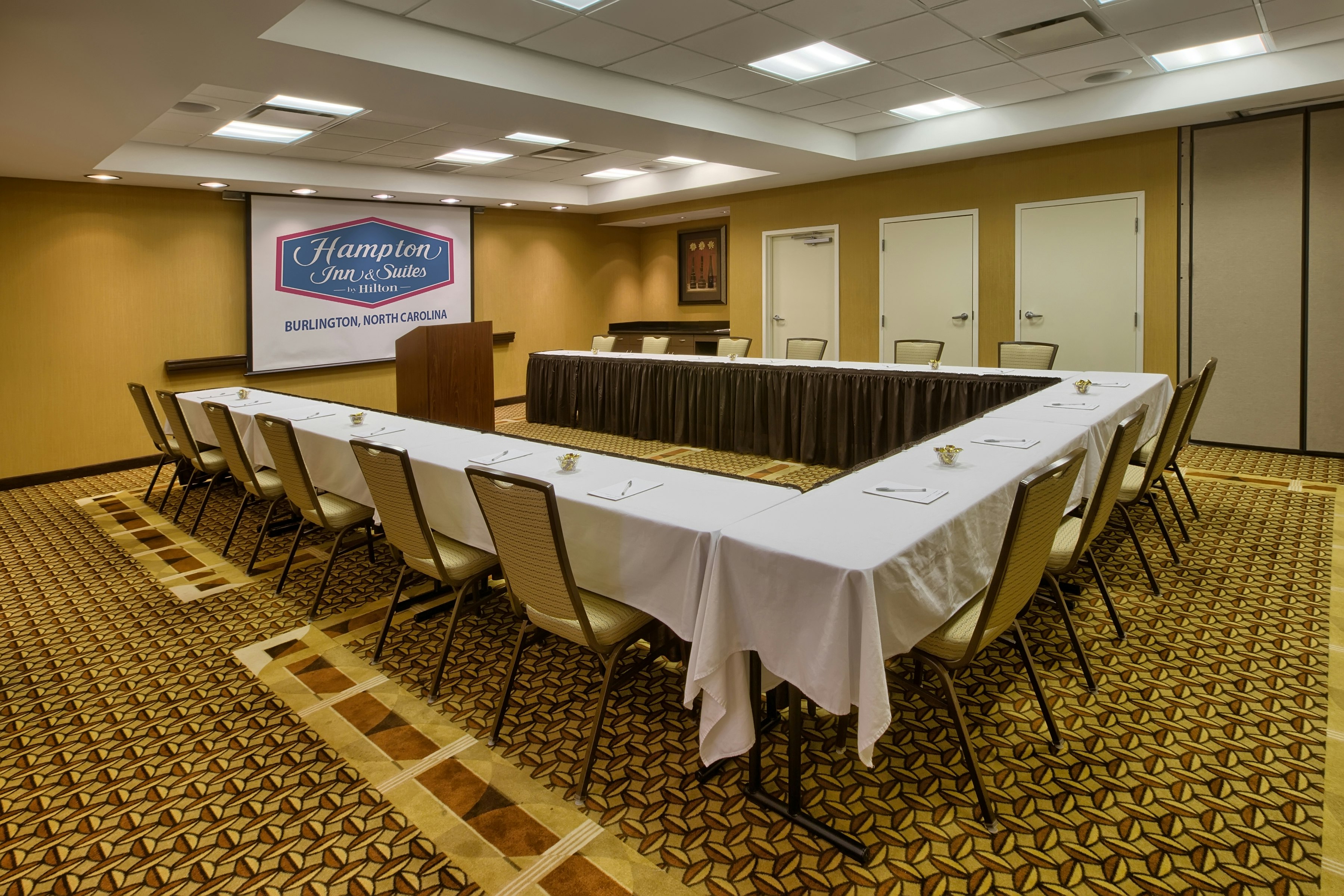 Hampton Inn & Suites Burlington NC 57/66