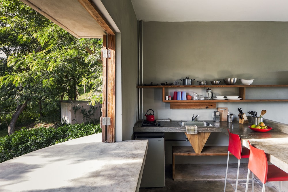 Hix Island House 34/50