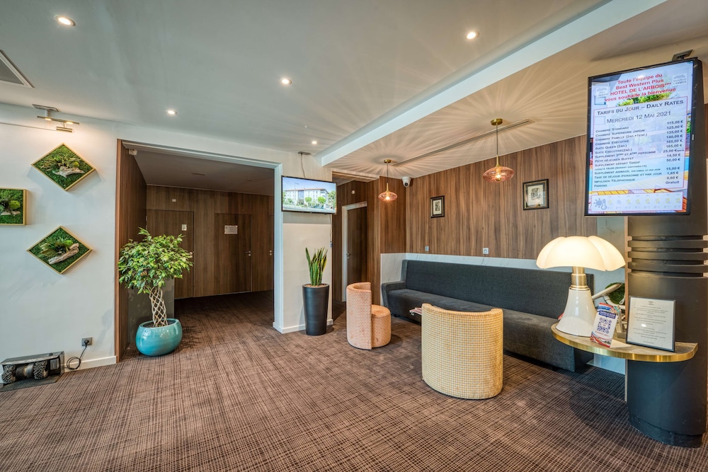 Lobby at Mercure Aix-en-Provence La Duranne Gare TGV, AIX EN PROVENCE