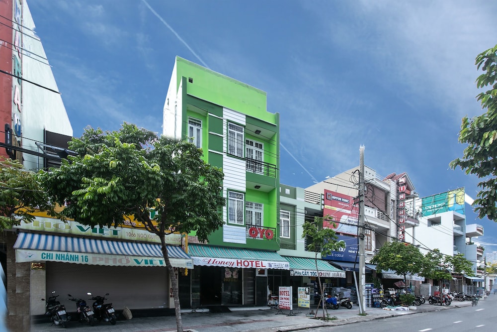 Honey Hotel 25/27
