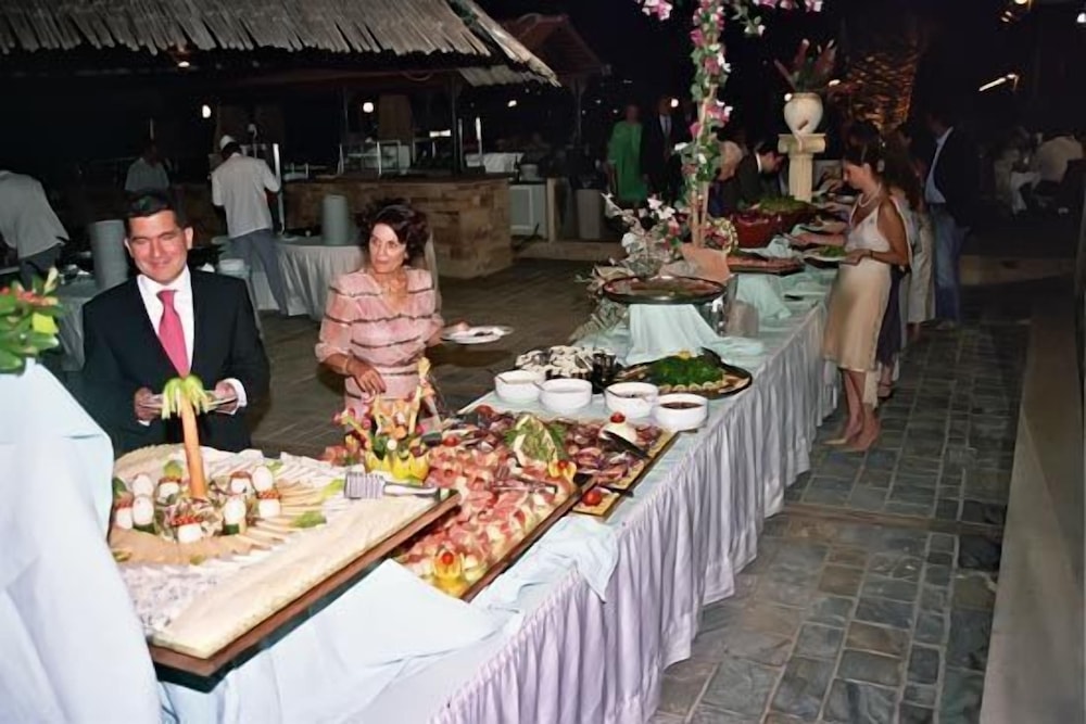 Golden Sand Hotel 9/65