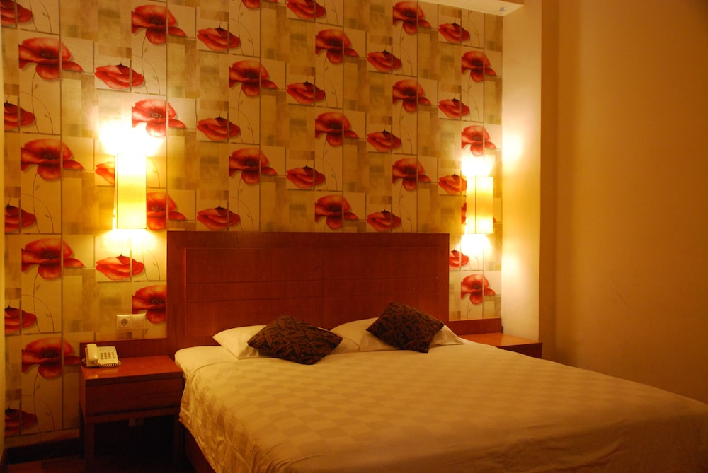 ROYAL JELITA HOTEL 12/45
