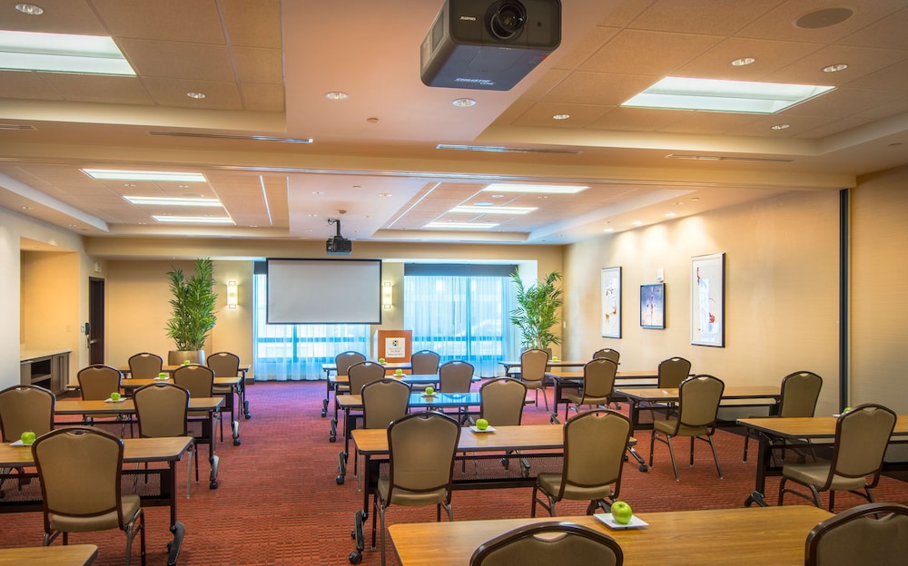 Hyatt Place Baltimore Inner Harbor 33/46