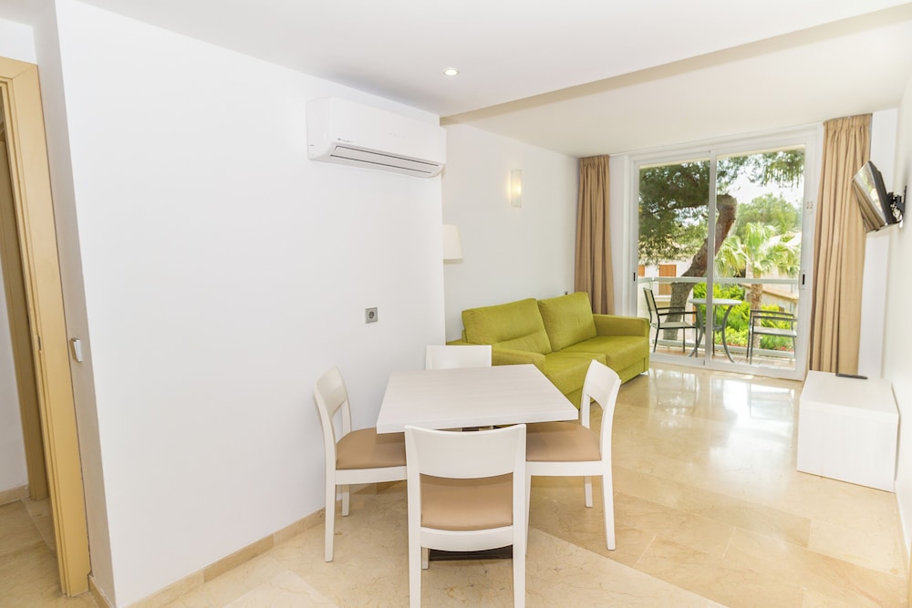 Eix Platja Daurada Hotel and Spa 79/97