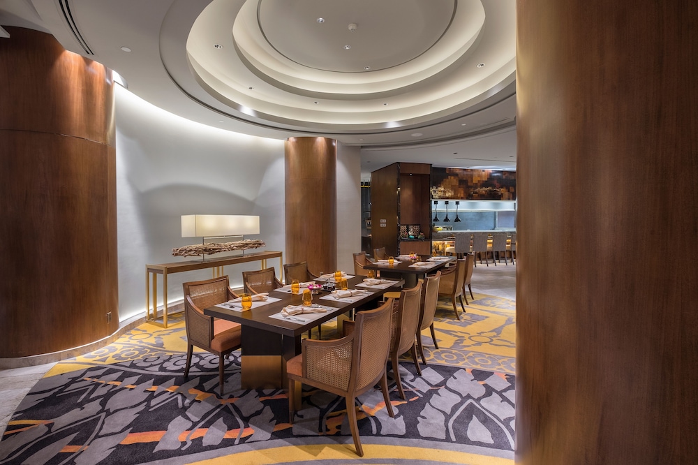 Dusit Thani Manila 57/72