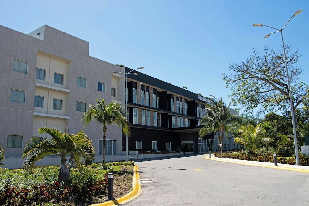 Residence Inn by Marriott Playa del Carmen 42/50