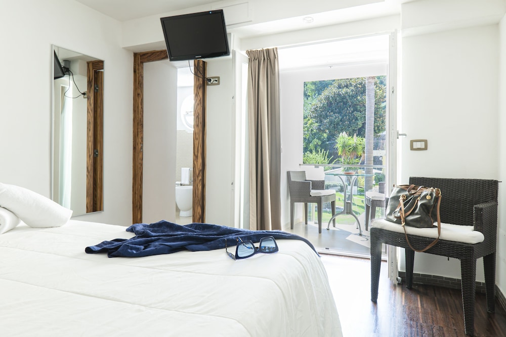 Marina 10 Boutique Design Hotel 8/46