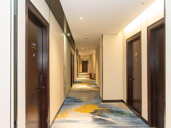 Vienna International Hotel (Shantou Chenghai Waisha Bridge) 3/20