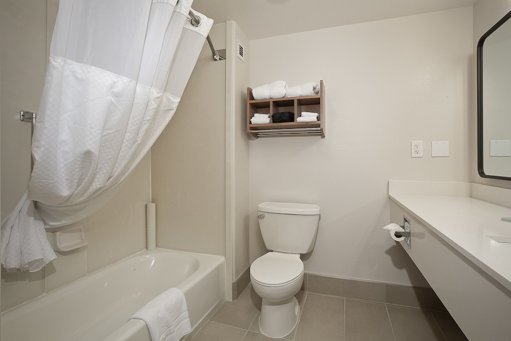 Hawthorn Suites By Wyndham Oakland/Alameda 13/50