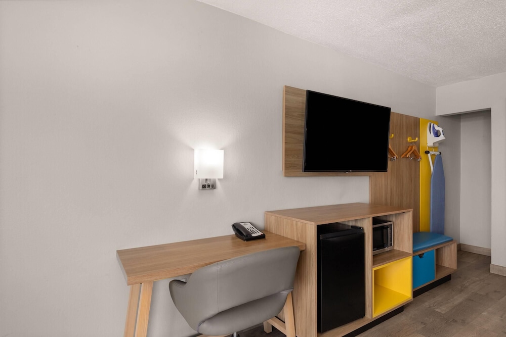 Days Inn by Wyndham Harrisonburg 15/53