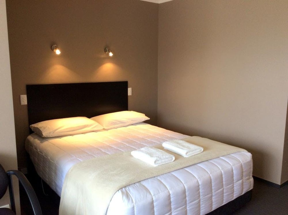 Fiordland Hotel Motel 13/54